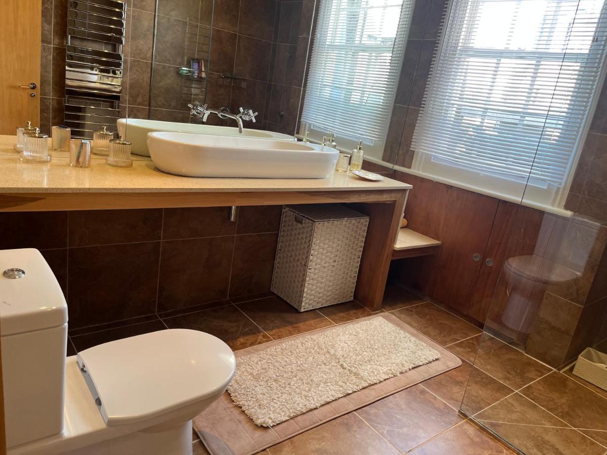 Mansion Queensberry Лондон Екстериор снимка