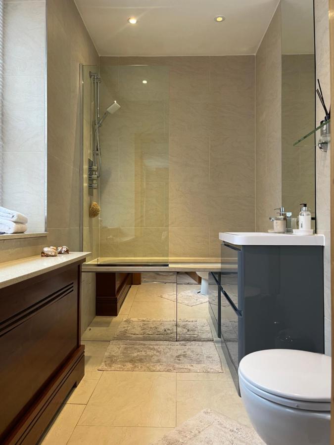 Mansion Queensberry Лондон Екстериор снимка